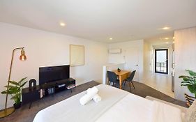 Cosy Cbd Studio Apartment 12